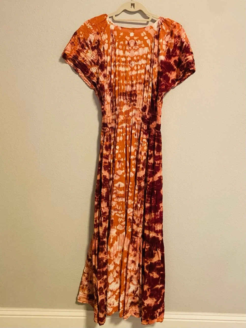Rust Tie-Dye V-Neck Maxi Dress - Picture 2 of 3